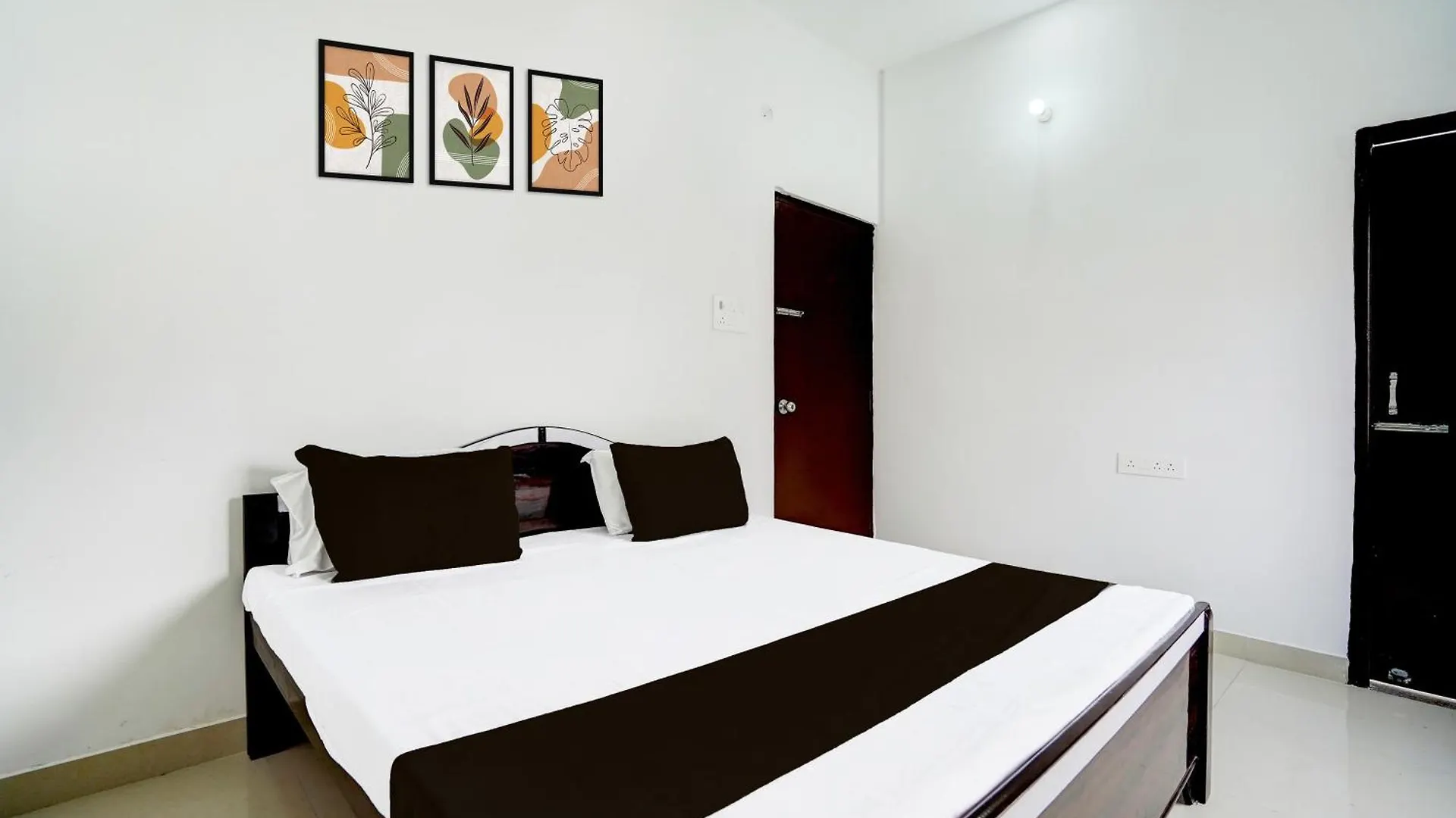 Hotel O Best Guest House Varanasi